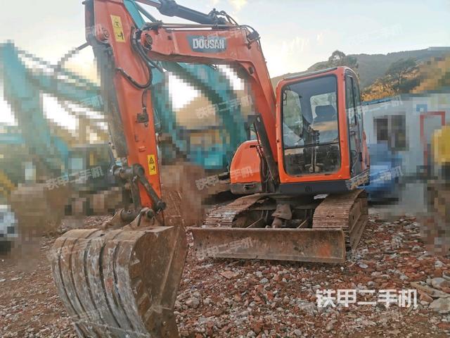 斗山DX75-9C挖掘机