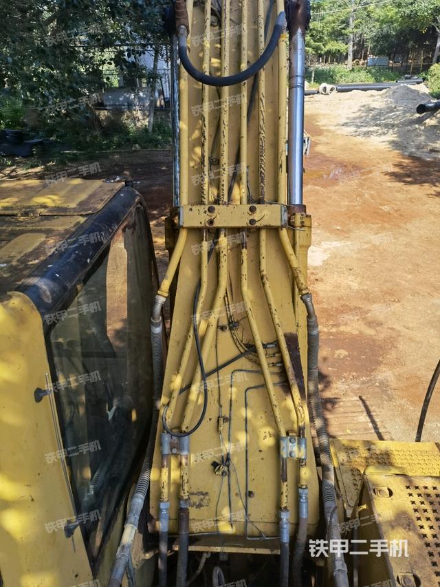 大臂背部俯视（工作和回转装置）