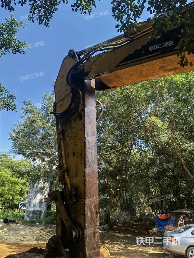 小臂整体右前（工作和回转装置）