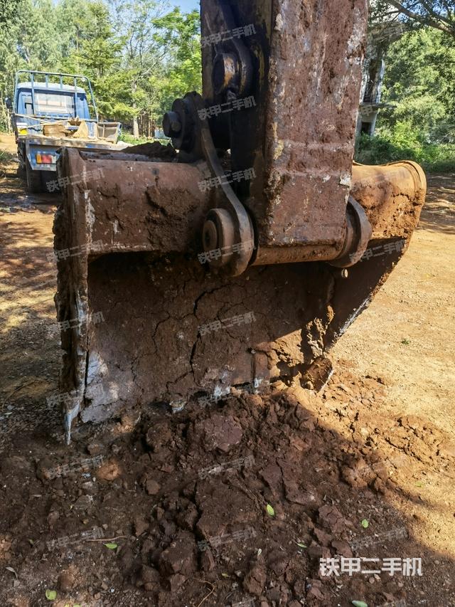 铲斗右后整体（工作和回转装置）