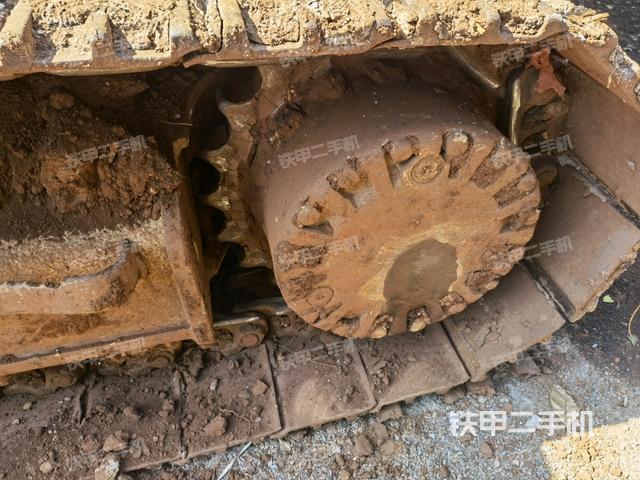 右驱动轮（行走机构）