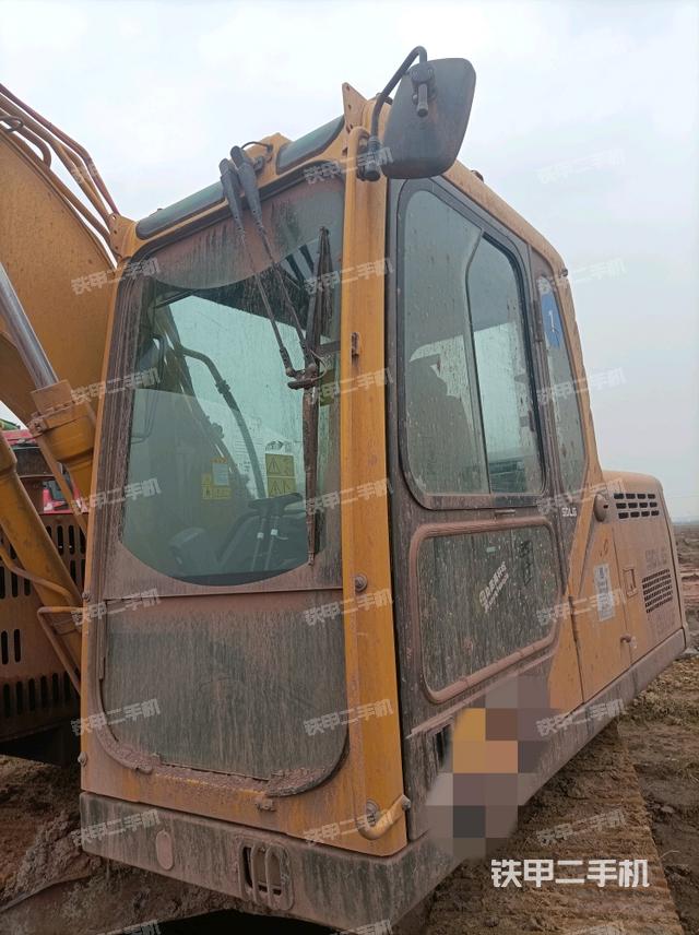 驾驶室左前45度（驾驶室部分）