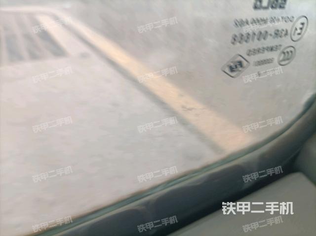 后窗玻璃角标（驾驶室部分）