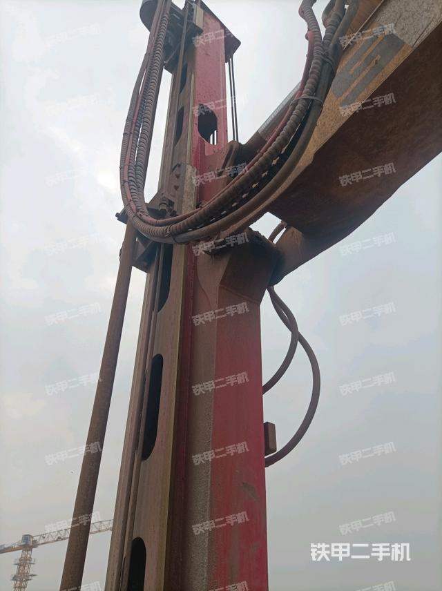 小臂整体左后（工作和回转装置）