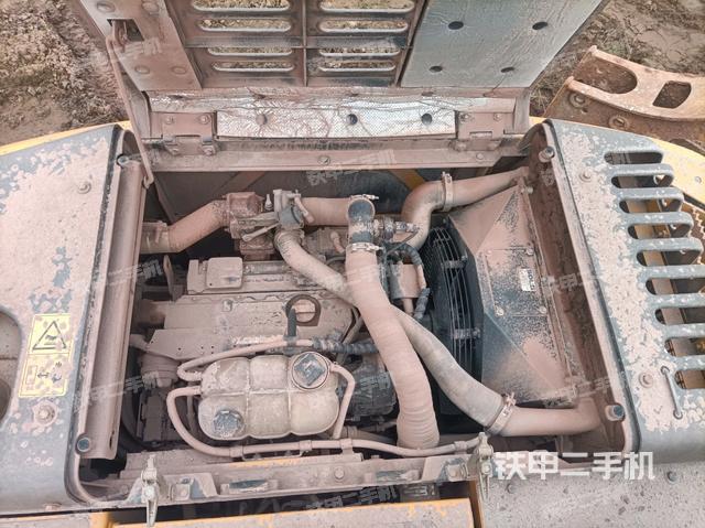 发动机室（上车部件）