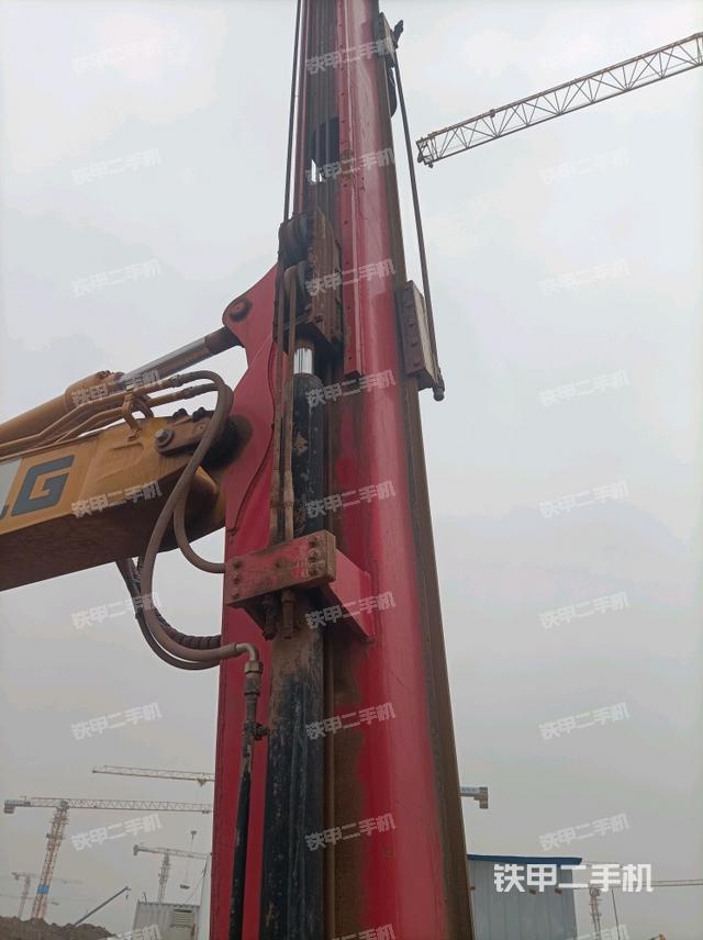 小臂整体右前（工作和回转装置）