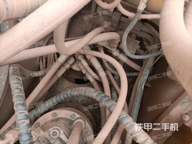 中央回转接头特写（上车部件）