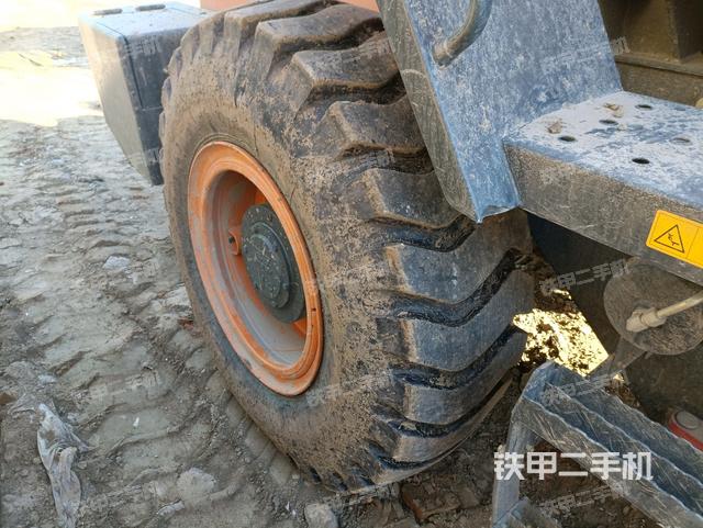 左后轮(行走机构) 左后轮(行走机构)
