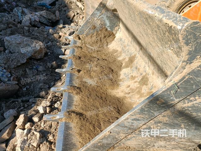 铲斗前45°(工作装置) 铲斗前45°(工作装置)