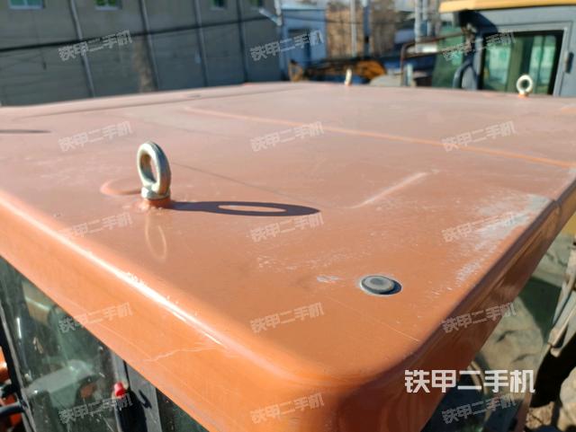 驾驶室顶部 外(驾驶室部分) 驾驶室顶部 外(驾驶室部分)