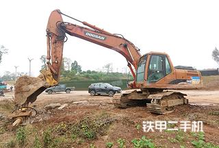 哈爾濱斗山DH215-9挖掘機實拍圖片