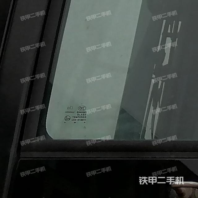 后窗玻璃角标（驾驶室部分）