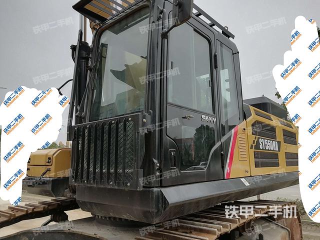 驾驶室左前45度(驾驶室部分) 驾驶室左前45度(驾驶室部分)