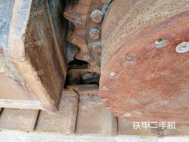 右驱动轮（行走机构）