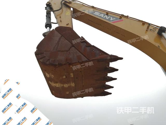 铲斗45度(工作和回转装置) 铲斗45度(工作和回转装置)