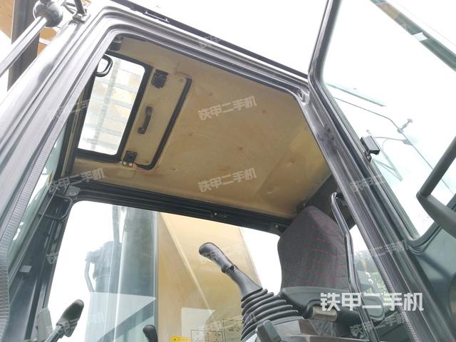 顶棚整体(驾驶室部分) 顶棚整体(驾驶室部分)