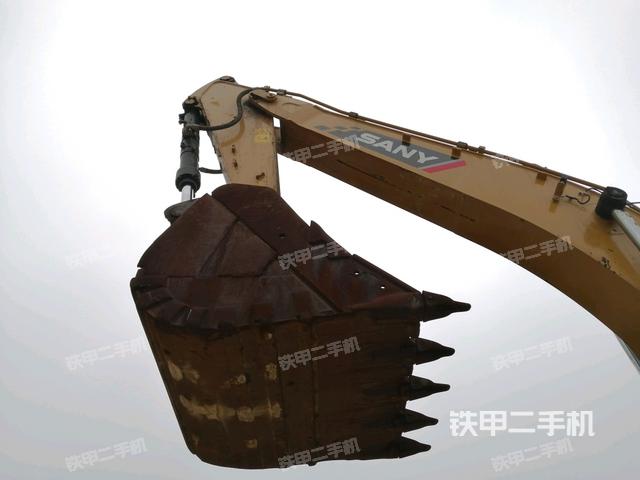 小臂整体左后（工作和回转装置）