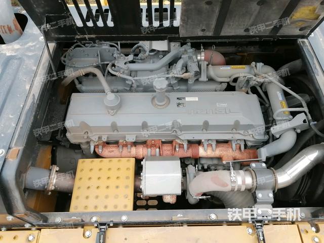 发动机室（上车部件）