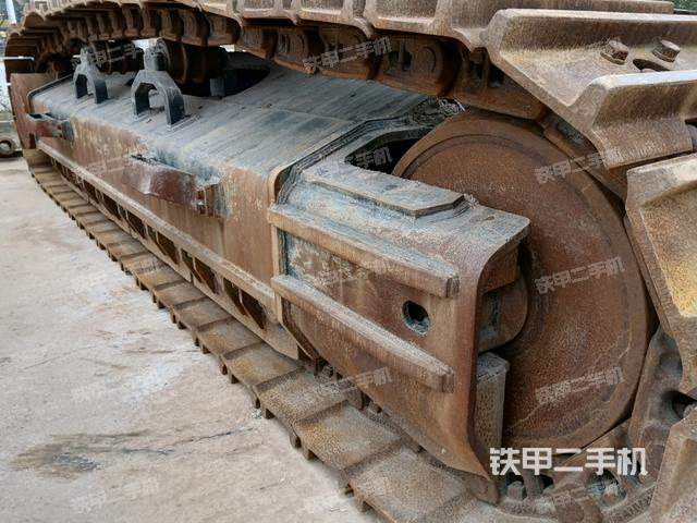 左侧履带整体 (行走机构) 左侧履带整体 (行走机构)