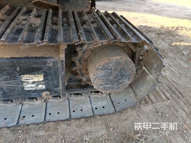 左驱动轮(行走机构) 左驱动轮(行走机构)