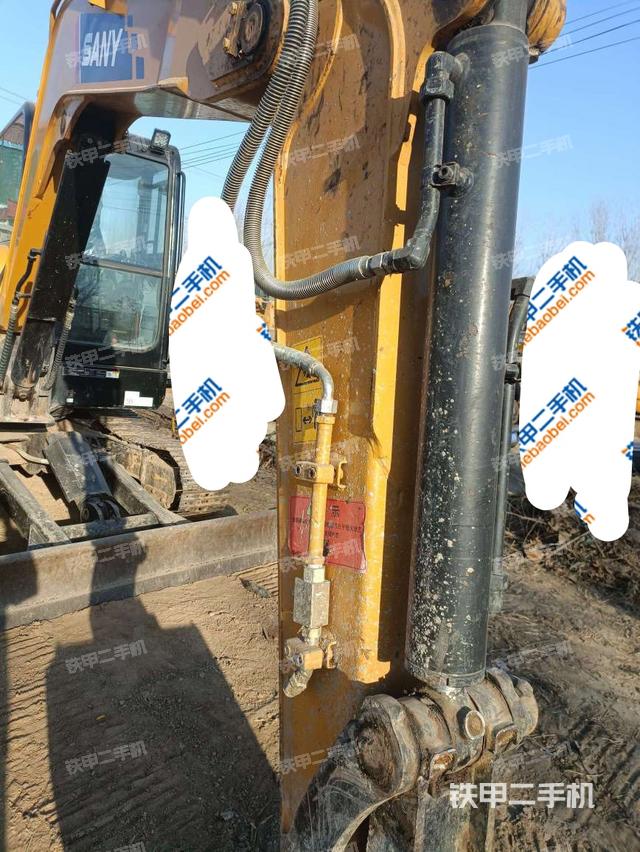 小臂整体右前(工作和回转装置) 小臂整体右前(工作和回转装置)