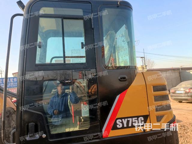 驾驶室正侧(驾驶室部分)  驾驶室正侧(驾驶室部分)