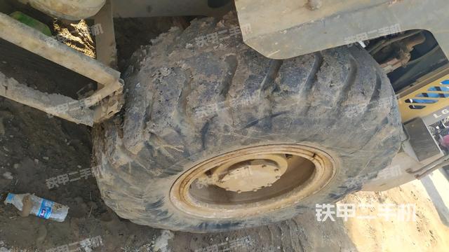 左后轮(行走机构) 左后轮(行走机构)