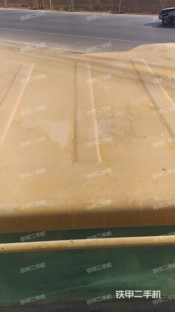 驾驶室顶部 外(驾驶室部分) 驾驶室顶部 外(驾驶室部分)