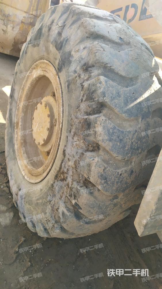 左前轮(行走机构) 左前轮(行走机构)