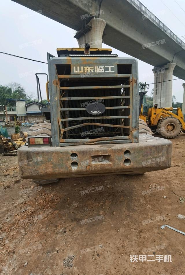 正后方(整机外观) 正后方(整机外观)