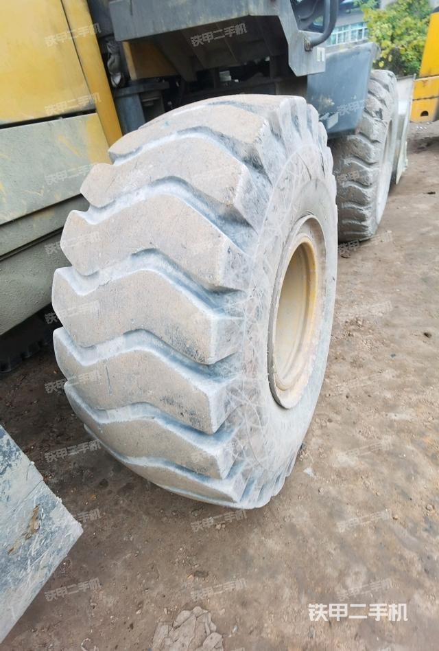 左前轮(行走机构) 左前轮(行走机构)