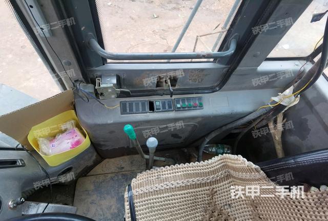 仪表盘(驾驶室部分) 仪表盘(驾驶室部分)