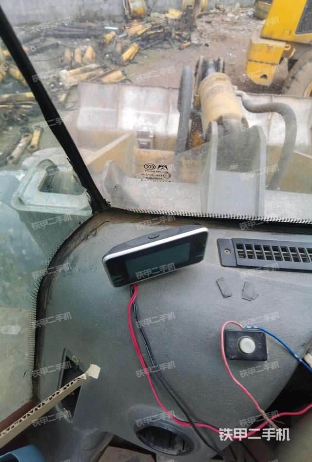 操作杆  档位(驾驶室部分) 操作杆  档位(驾驶室部分)