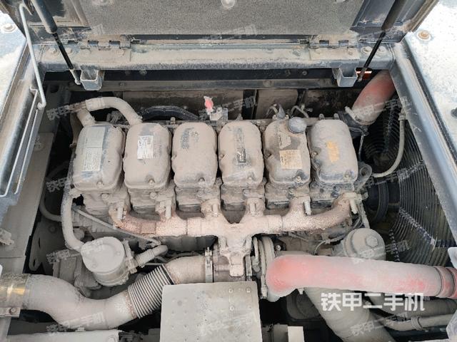 发动机室(上车部件) 发动机室(上车部件)