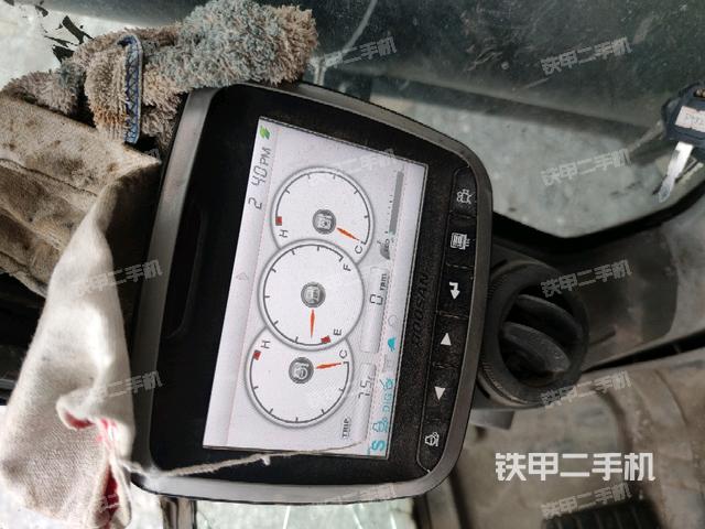 显示屏 (驾驶室部分) 显示屏 (驾驶室部分)