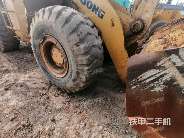 右后轮(行走机构) 右后轮(行走机构)