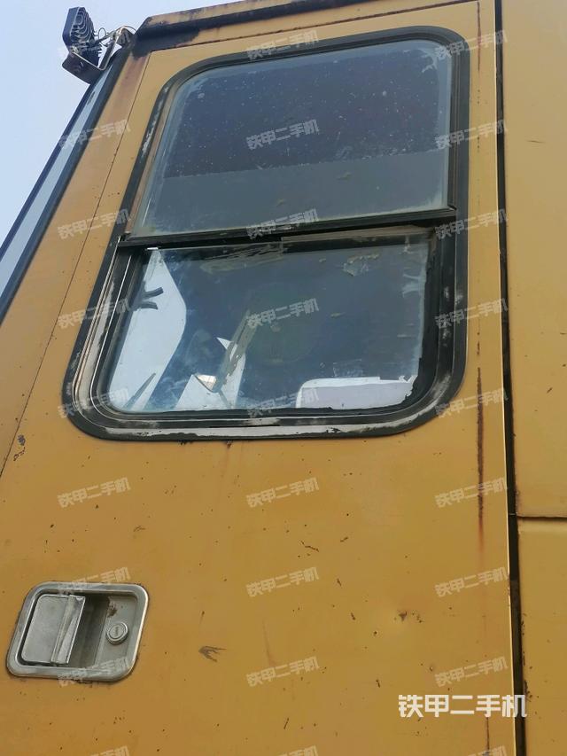 驾驶室正侧(驾驶室部分) 驾驶室正侧(驾驶室部分)