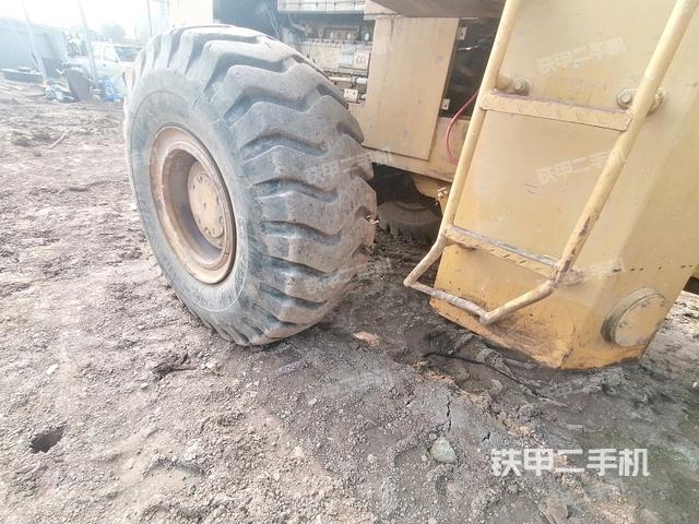 右前轮(行走机构) 右前轮(行走机构)