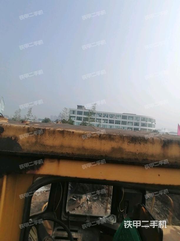 驾驶室顶部 外(驾驶室部分) 驾驶室顶部 外(驾驶室部分)