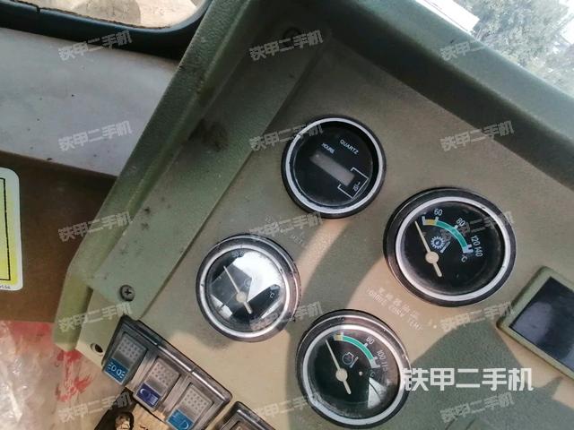 仪表盘(驾驶室部分) 仪表盘(驾驶室部分)