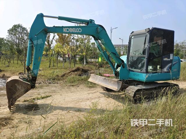 神钢SK60-8挖掘机