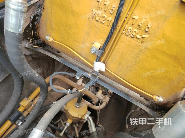 中央回转接头特写(上车部件) 中央回转接头特写(上车部件)