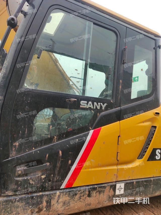 驾驶室正侧(驾驶室部分) 驾驶室正侧(驾驶室部分)