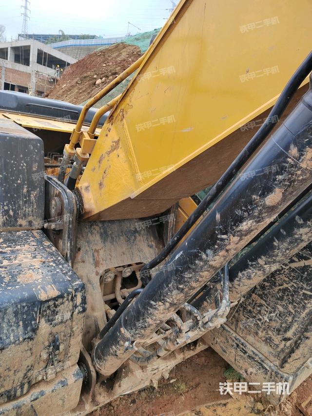 大臂根部 斜视(工作和回转装置) 大臂根部 斜视(工作和回转装置)