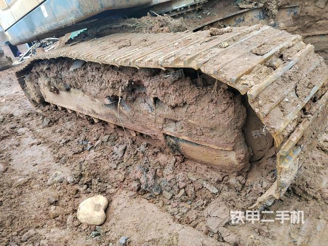 左侧履带整体 (行走机构) 左侧履带整体 (行走机构)