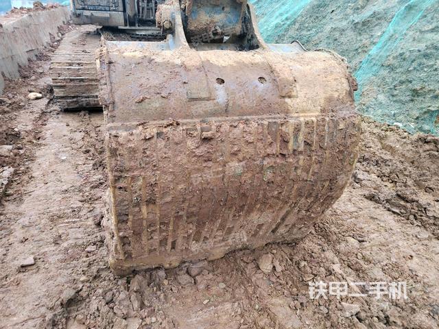 铲斗45度(工作和回转装置) 铲斗45度(工作和回转装置)