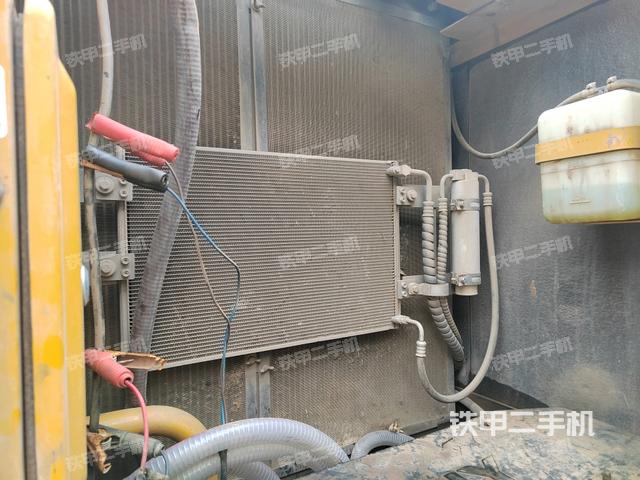 散热器正面(大件舱室) 散热器正面(大件舱室)