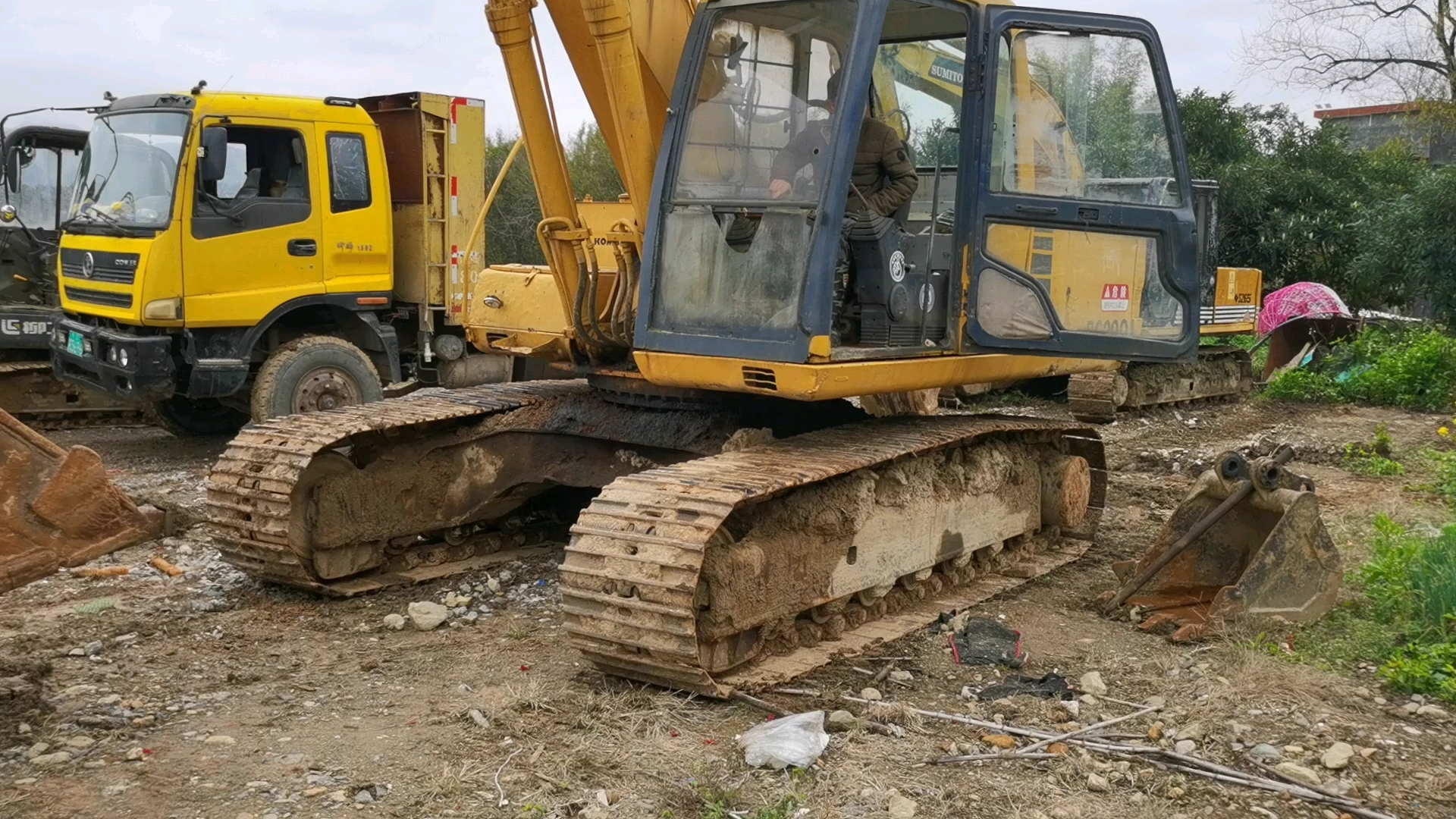 神钢sk2003挖掘机