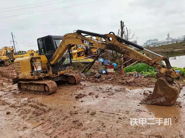 卡特彼勒CAT®305.5E2 小型液压挖掘机