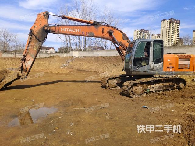 日立ZX200-3挖掘机